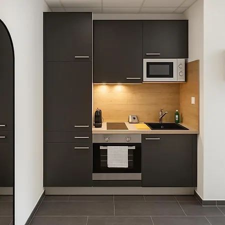 Homely! Design Airport Frankfurt Messe Appartamento *