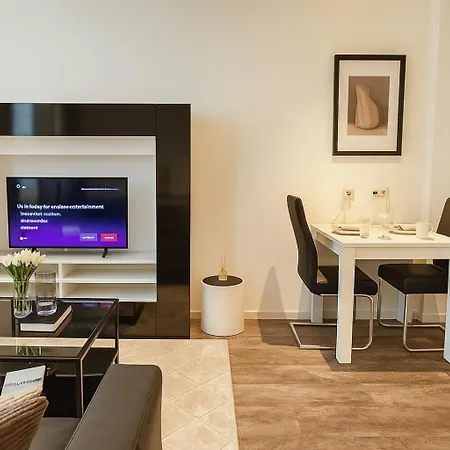Homely! Design Airport Frankfurt Messe Apartment *
